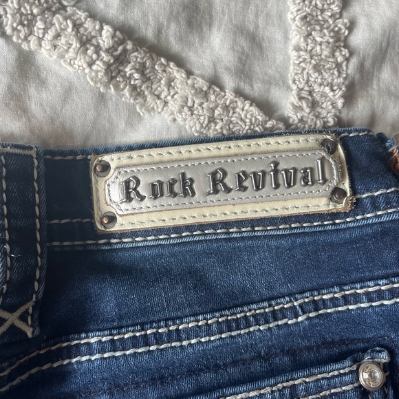 Skinny Rock Revival Dark Wash Jeans✨ - Picture 4 of 10